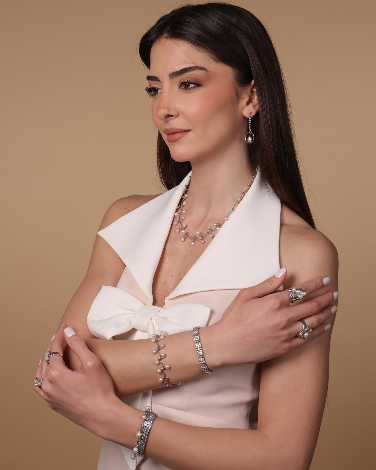 Elegant Pearl Bloom Necklace