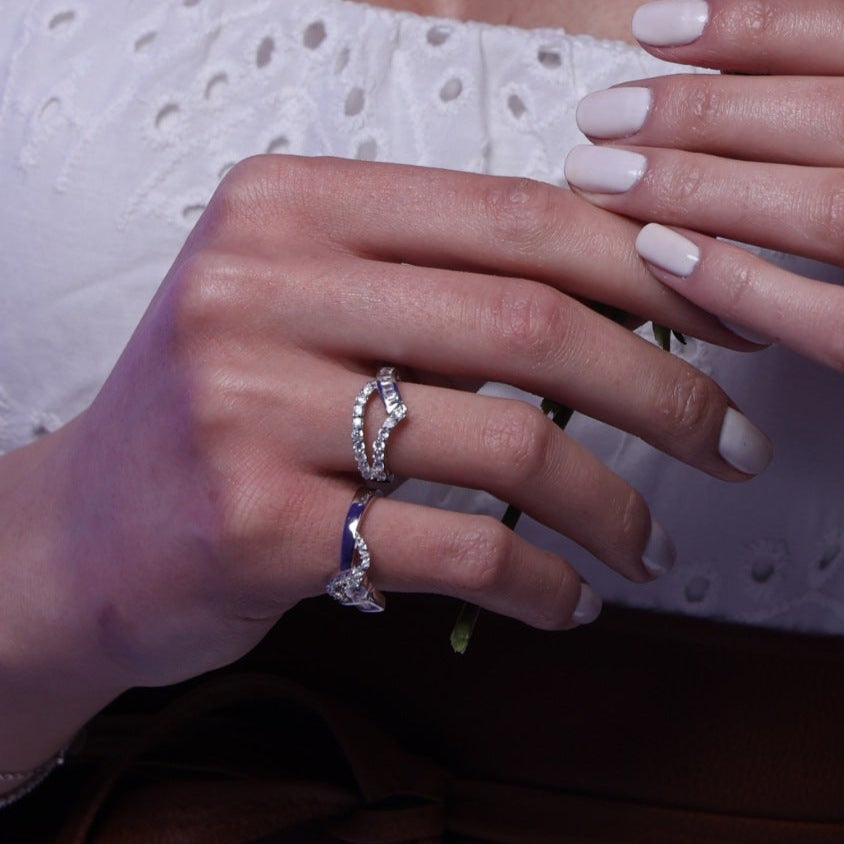 Twisting Elegance Ring