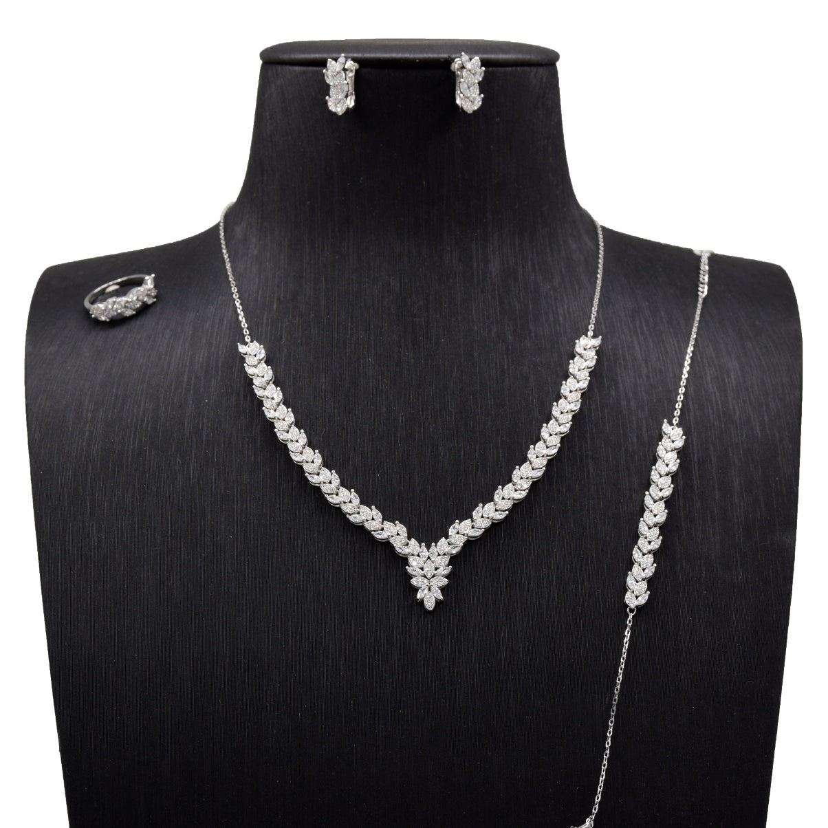 Elegant Leaf Design Sterling Silver Jewelry Set