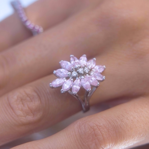 Sparkling Flower Ring
