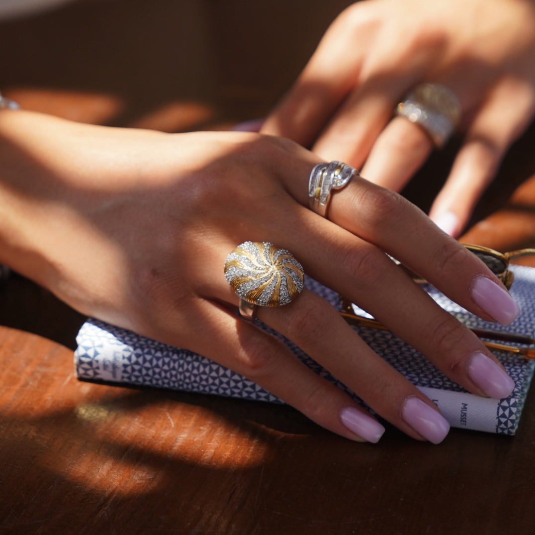 Sunlit Seashell Elegance Ring