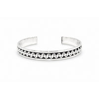 Chain-Link Inlay Oxidized Bangle image