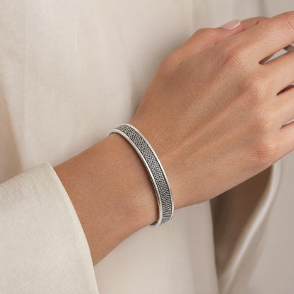 Dotted Center Cuff Oxidized Bangle