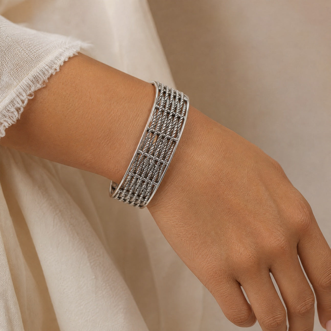 Woven Rope Lattice Oxidized Bangle