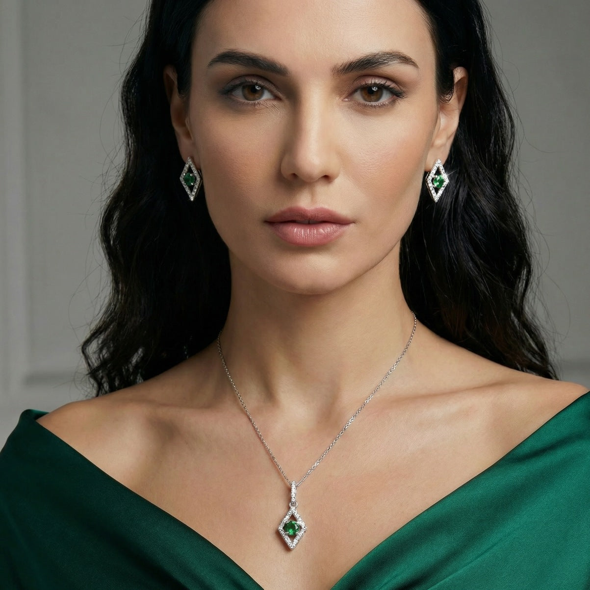 Emerald/Sapphire Half Set