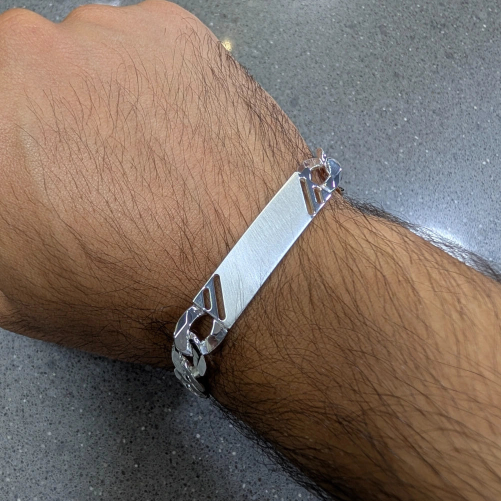 Curb chain with striped ID Bracelet