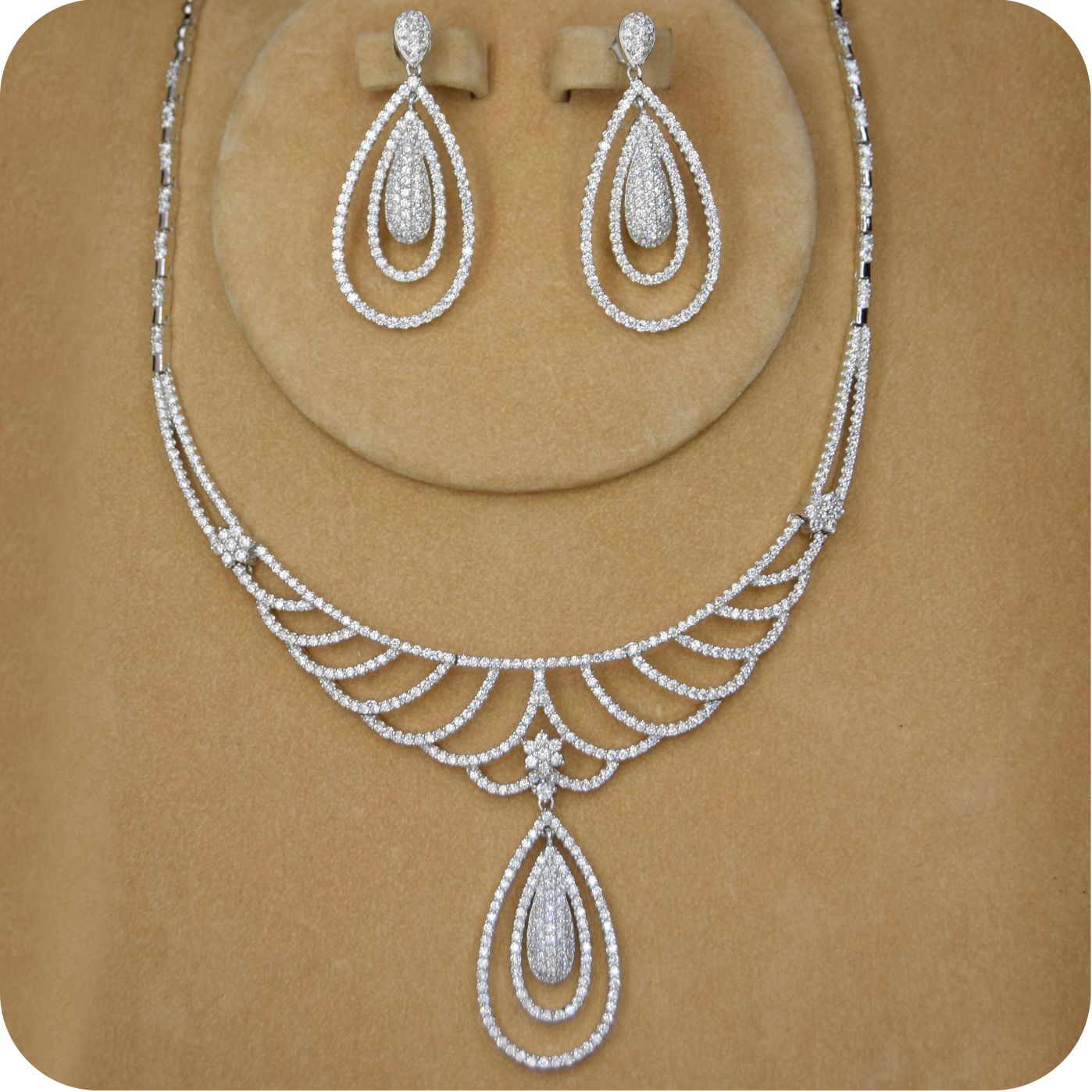 Teardrop Symphony Necklace