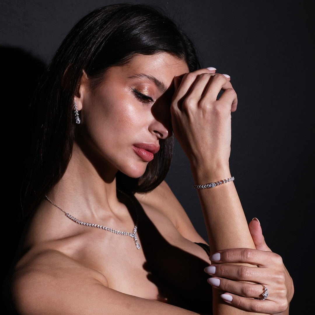 Graceful Teardrop Luxury Set