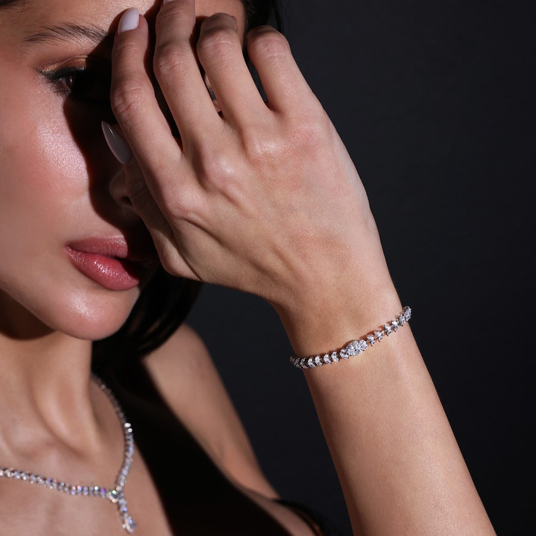 Graceful Teardrop Luxury Set