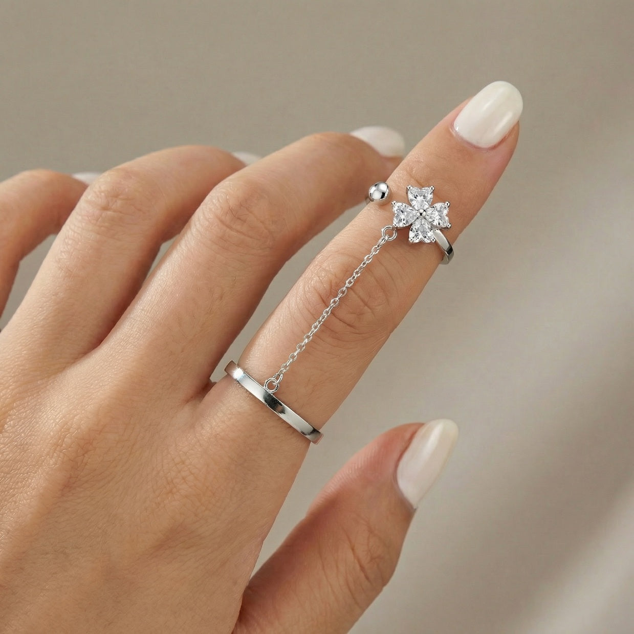Chain Linked Clover Leaf Rings
