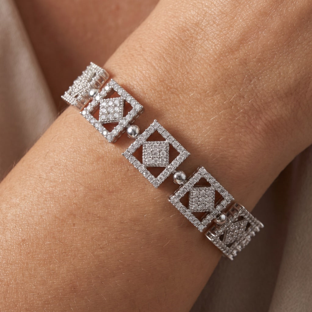 Pave Square Link