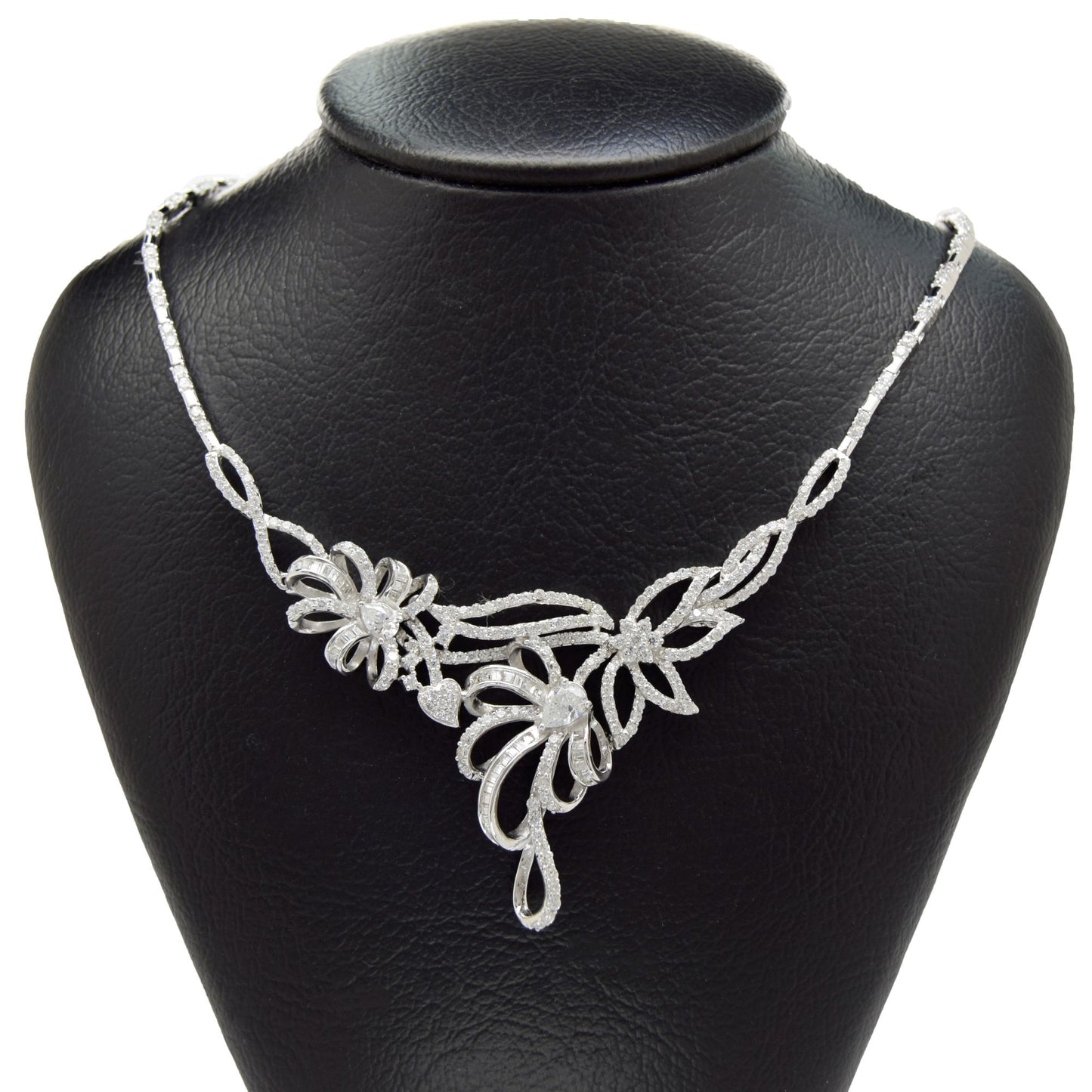 Elegant Zircon Bow Necklace